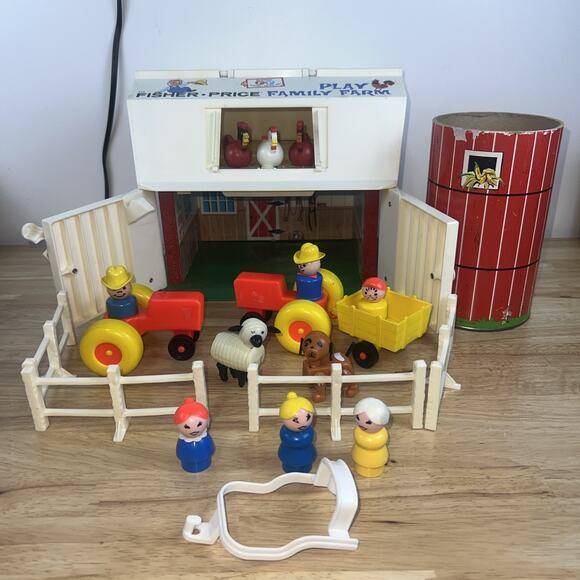 Fisher-Price Other - Vintage 1967 Fisher Price Little People Play Family Farm Barn #915 Moo Door